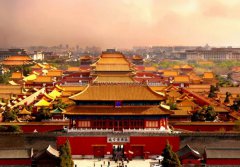 在北京市怎么坐车到故宫博物院？到故宫博物院从哪个站点下？