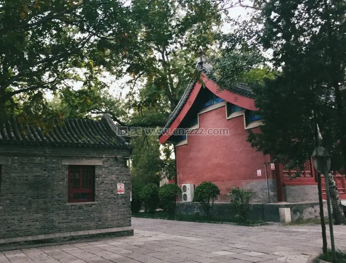 北京市西城区广安门内报国寺的历史故事