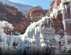 河北赞皇县太行山深处美丽的冰瀑